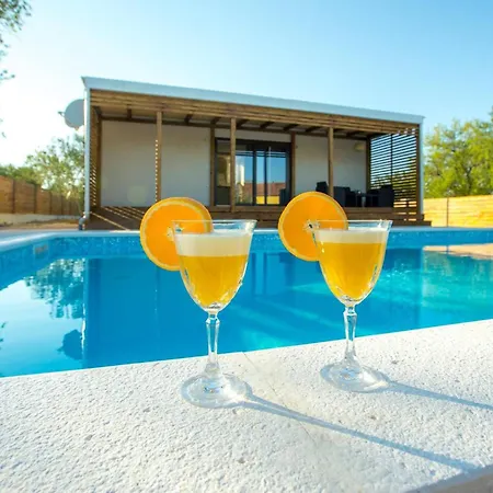 My Dalmatia - Relax With Private Pool Sveti Filip i Jakov