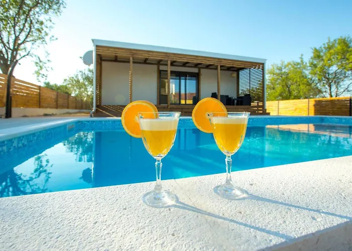 My Dalmatia - Relax With Private Pool Sveti Filip i Jakov