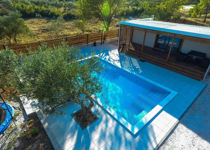 My Dalmatia - Relax With Private Pool Дом отдыха *